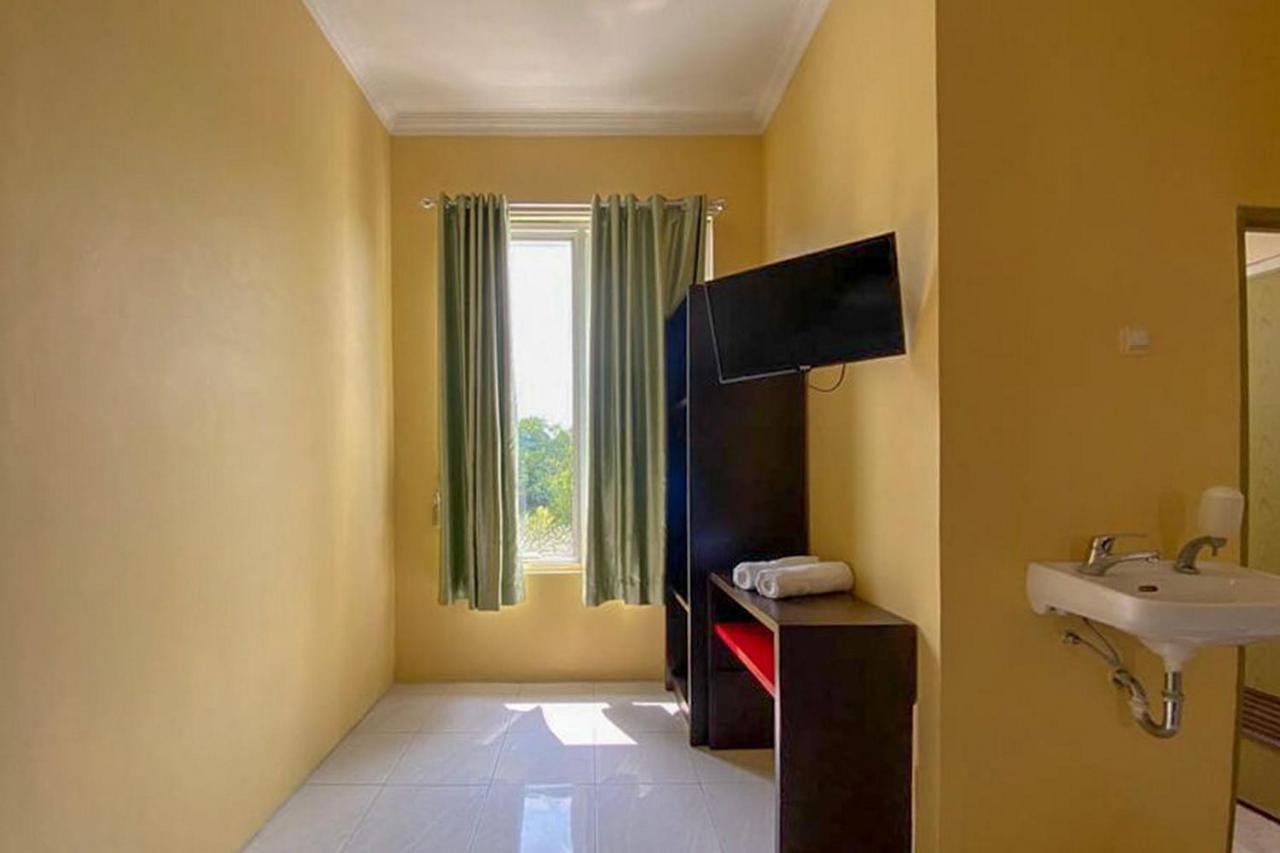 Rama Shinta Homestay Near Gembira Loka Zoo Redpartner Yogyakarta Exterior foto