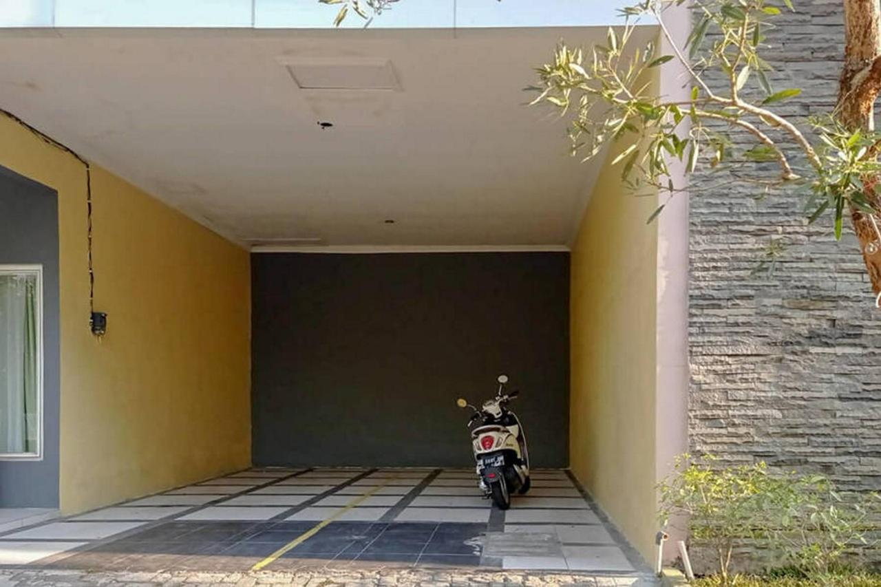 Rama Shinta Homestay Near Gembira Loka Zoo Redpartner Yogyakarta Exterior foto